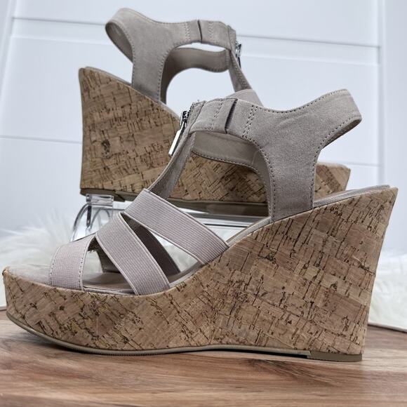 Torrid Shoes Womens Size 10 Beige Wedge Sandals Cork Platform Zipper Elastic - Picture 2 of 8